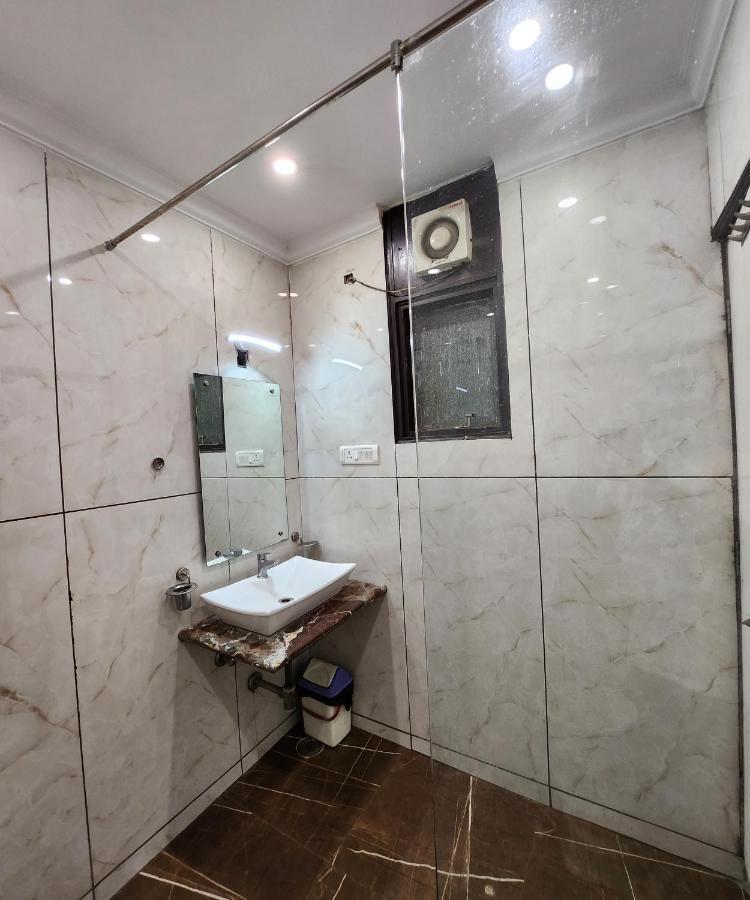 Capital O 6408 Hotel Delhi Heart Ню Делхи Екстериор снимка