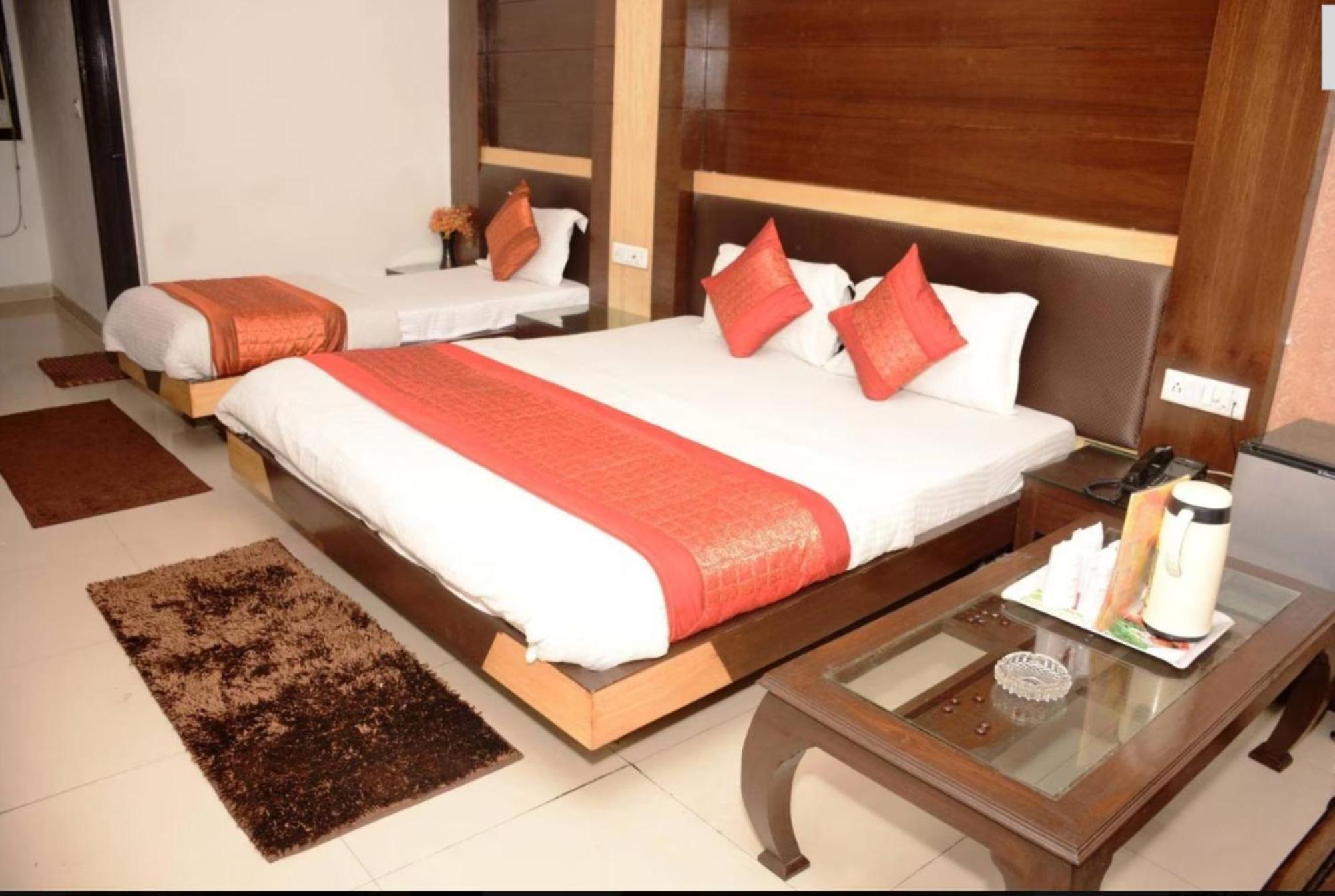 Capital O 6408 Hotel Delhi Heart Ню Делхи Екстериор снимка