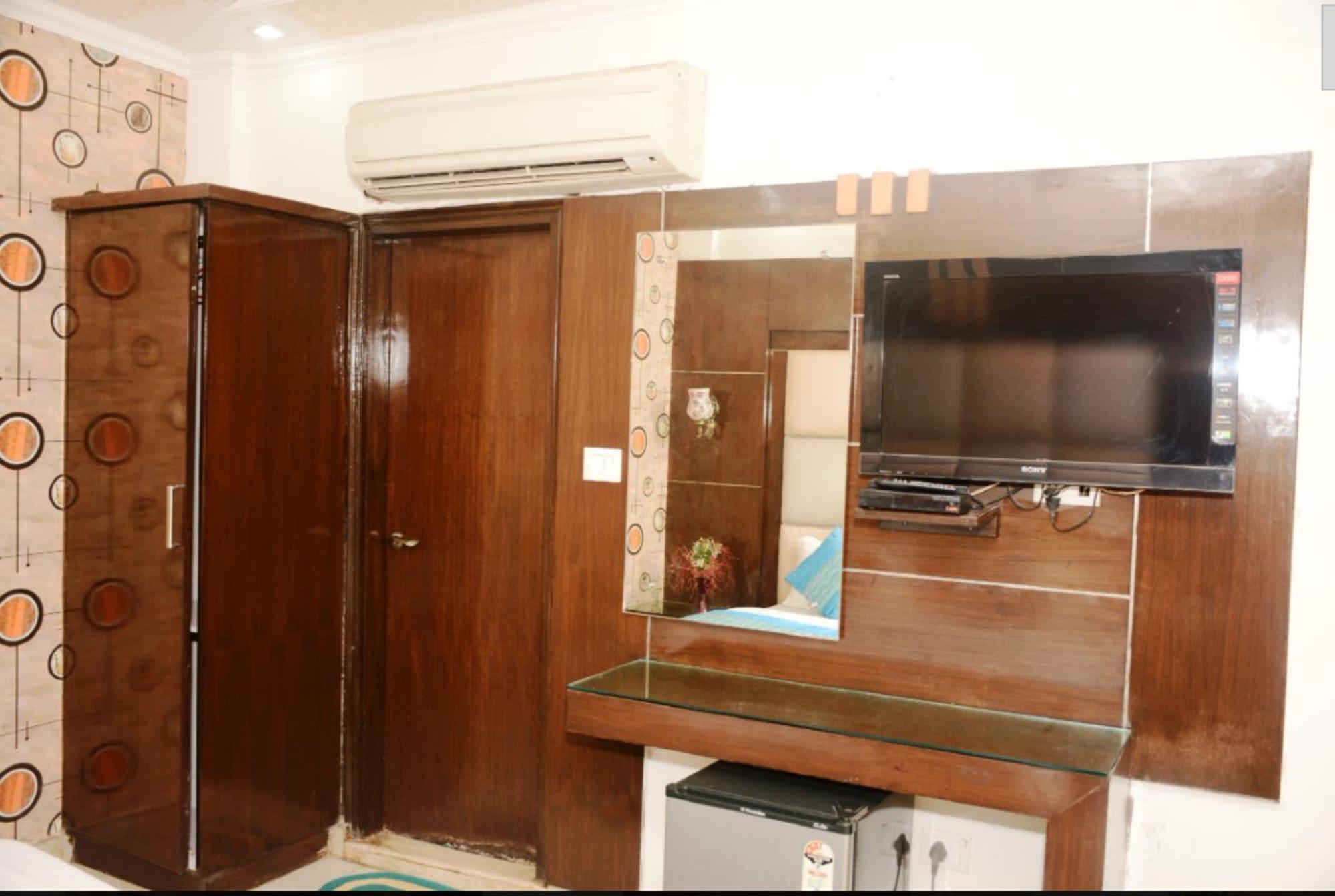 Capital O 6408 Hotel Delhi Heart Ню Делхи Екстериор снимка