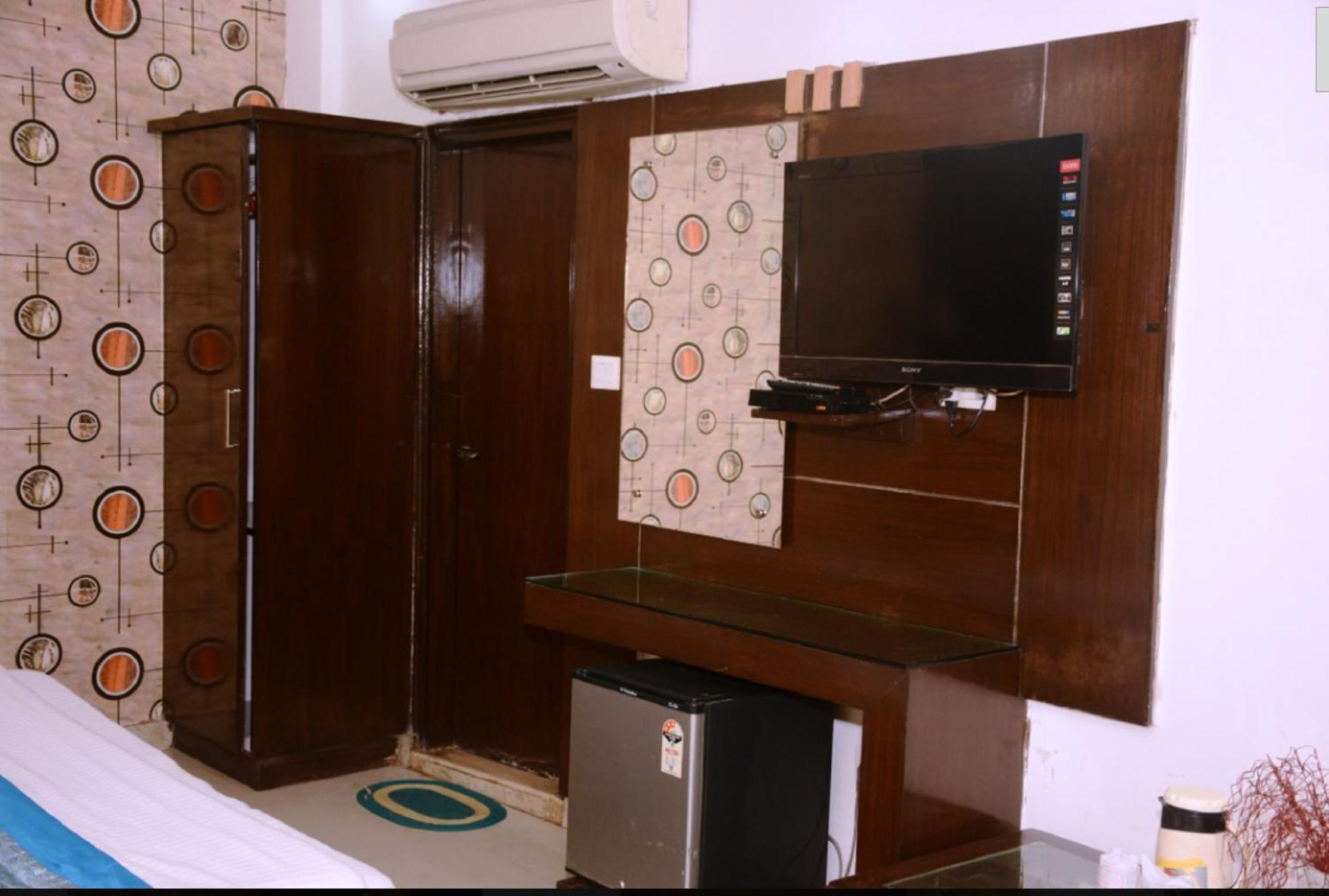 Capital O 6408 Hotel Delhi Heart Ню Делхи Екстериор снимка