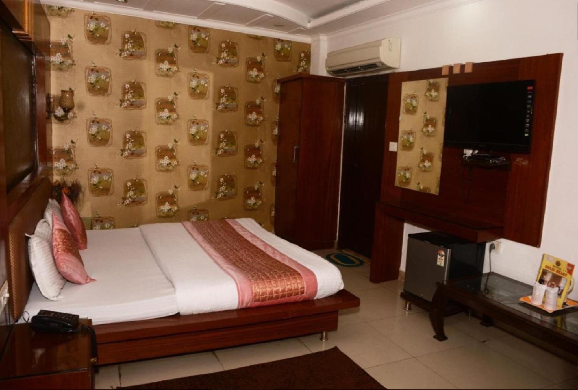 Capital O 6408 Hotel Delhi Heart Ню Делхи Екстериор снимка