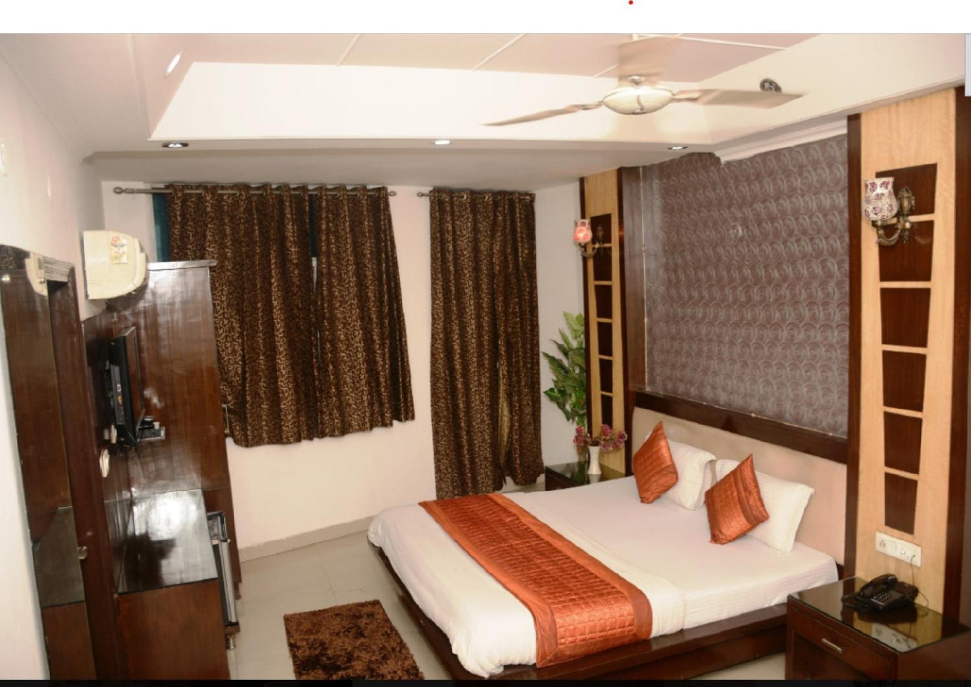 Capital O 6408 Hotel Delhi Heart Ню Делхи Екстериор снимка